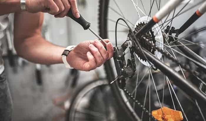 how to remove rear bike wheel with no quick release