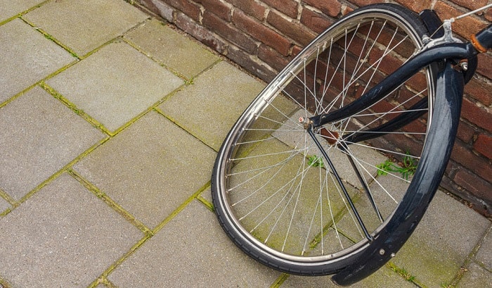 Straightening a top bike wheel