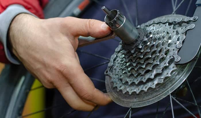 Removing store shimano cassette