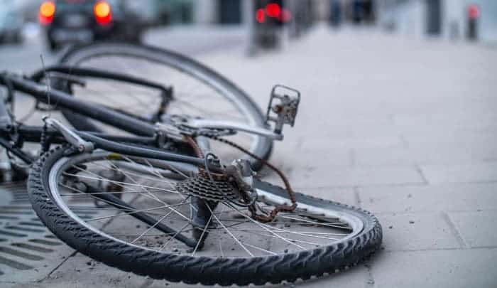 Straightening a top bike wheel