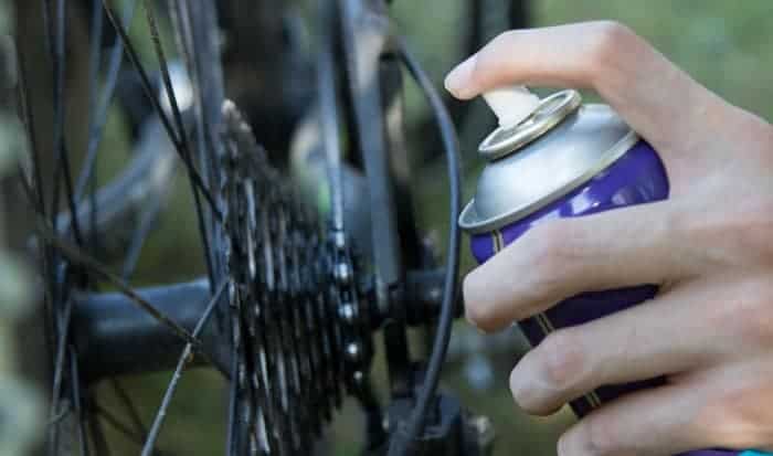 White Lightning Trigger Chain Cleaner - Modern Bike