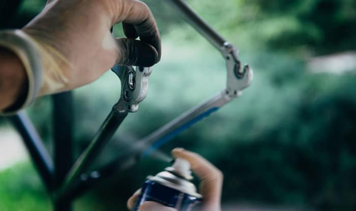 spray-painting-bike