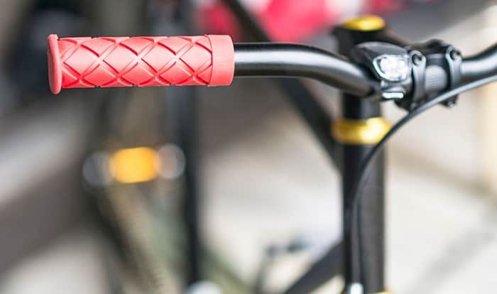 Removing bike outlet grips