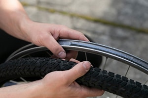 switch-tires-on-a-road-bike