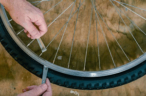 replacing-bicycle-inner-tube