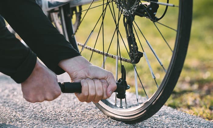 filling a bike tire