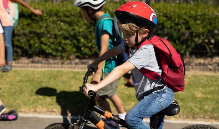 20 inch bike store fits what age