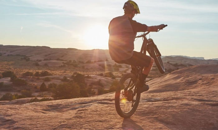 How to Do a Wheelie on a Bike in 4 Easy Steps