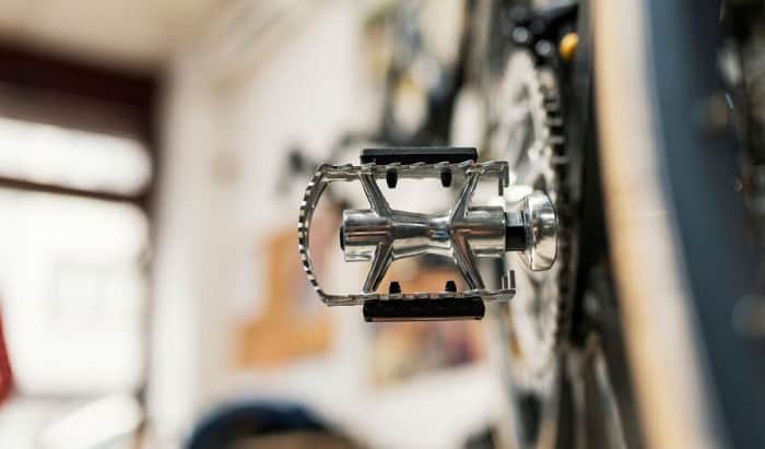 remove-bike-pedals