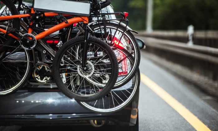 mount-female-bike-on-bike-rack