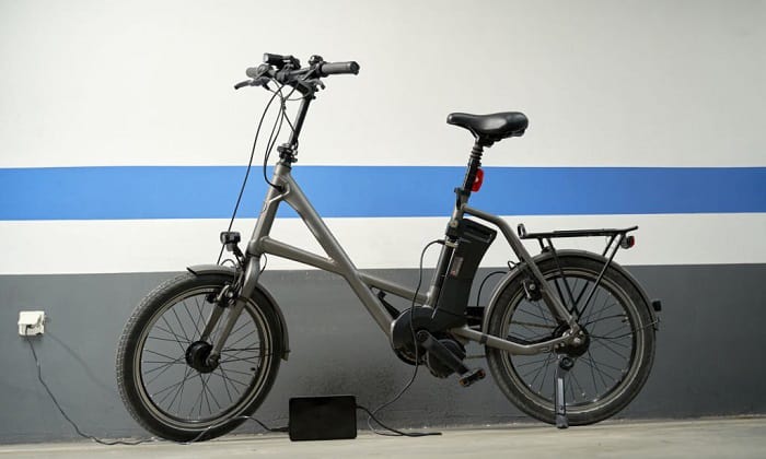 Self charging electric online cycle