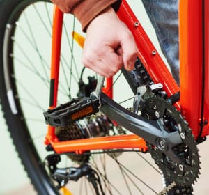 The-cause-of-a-loose-bicycle-crank-is-incorrect-installation