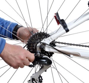 Check-the-shift-system-to-Diagnose-the-Cause-of-the-Bike-Chain-Popping-and-Fix-It