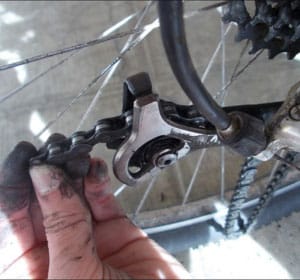 Damaged-chains-cause-Your-Bike-Chain-Keeps-Falling-Off