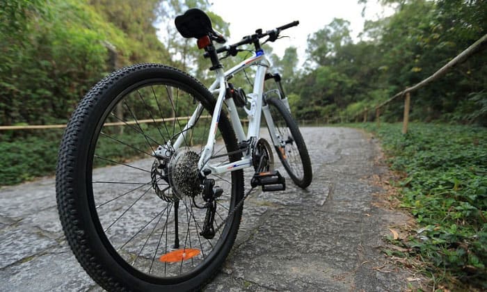 DIY-fixes-for-wobbling-rear-bike-wheel