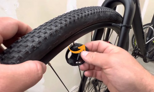 Adjust-the-Spokes-With-Pliers